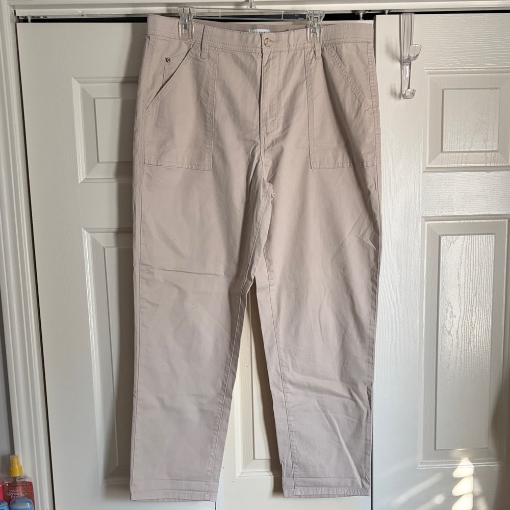 Women's Straight Leg Pants in Light Beige - Classic Everyday Khaki